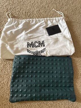 MCM CLUTCH